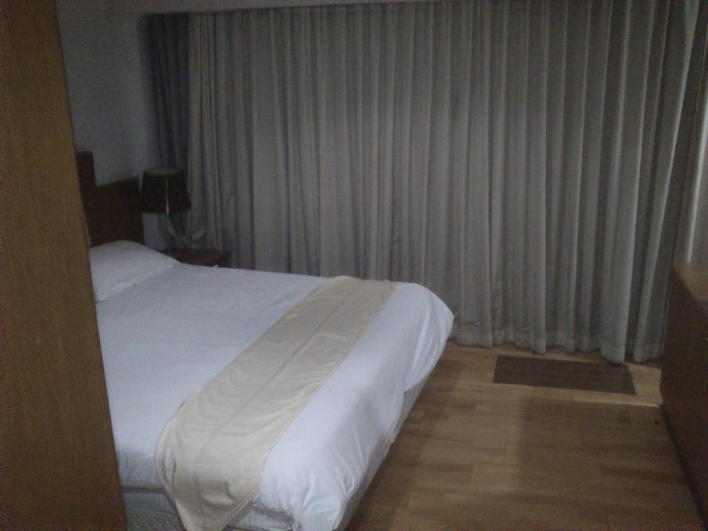 Sun City Hotel Bangkok Exterior photo